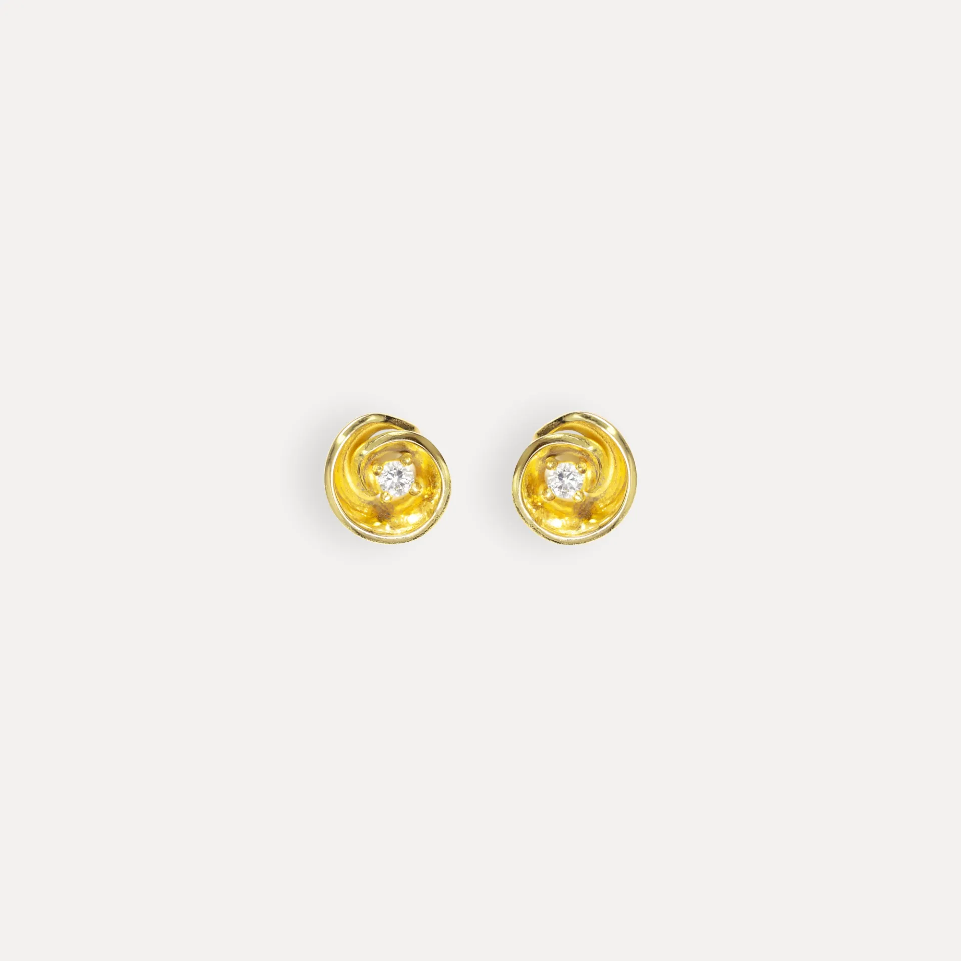 [6684] Boucle d'oreille or jaune 18Kt. 3,5g  diamant  0,12ct.