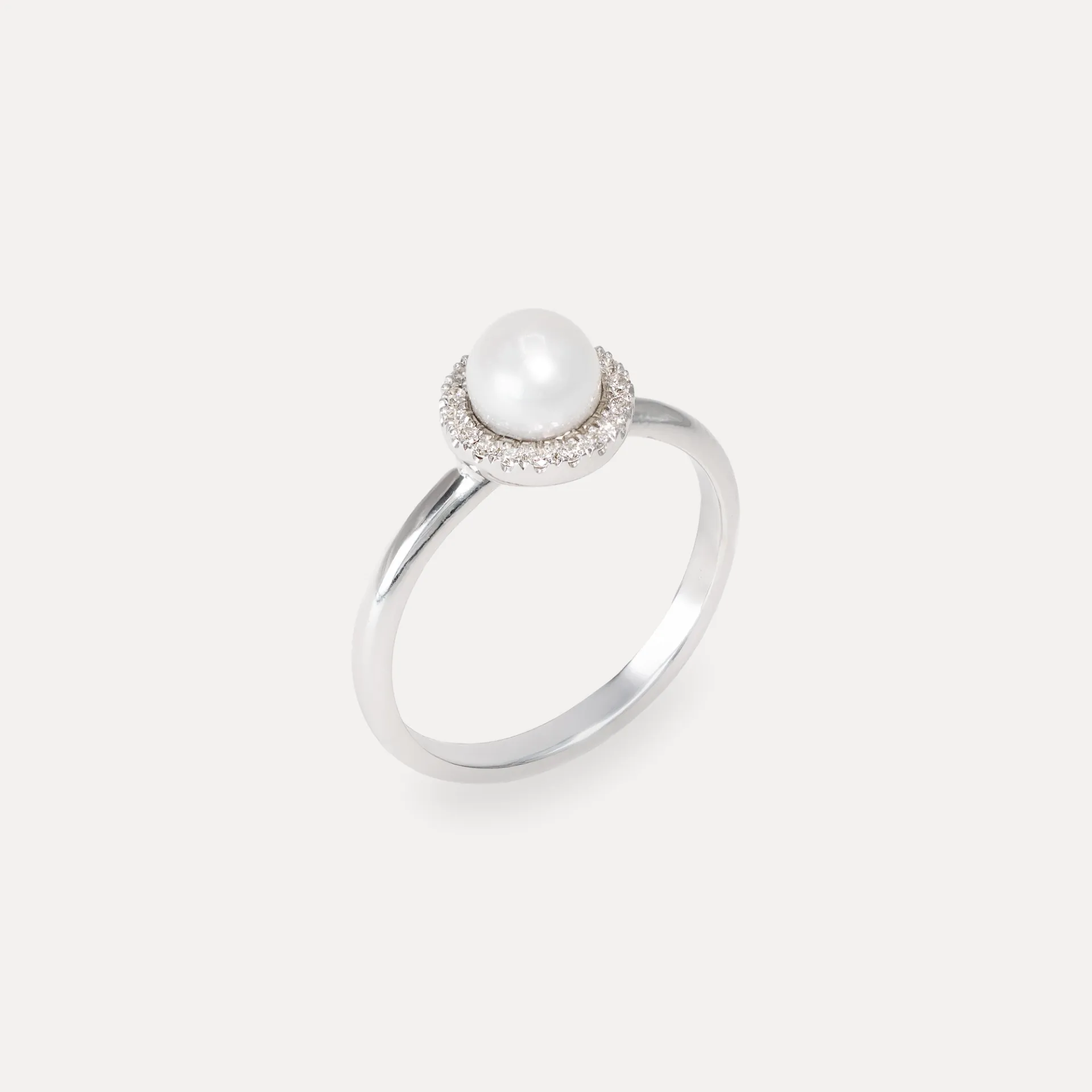 [6668] Bague or blanc 18Kt. 3g  perle japonaise 5,2 mm diamant 0,11ct.