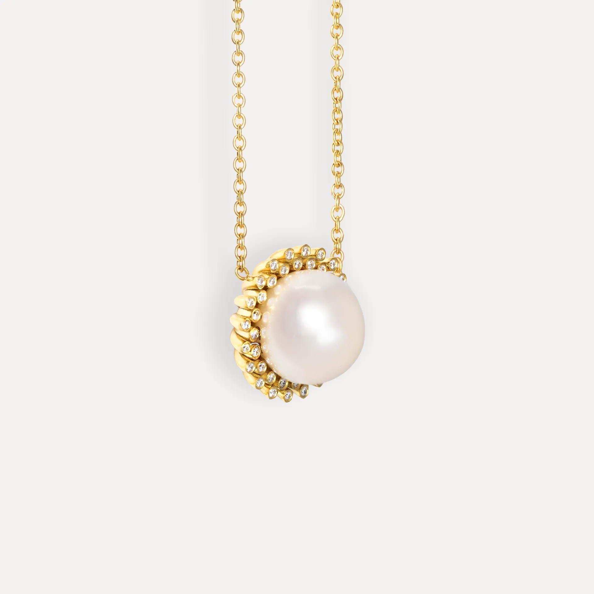 Collier  or blanc 18Kt. 8g  perle diamant 0,16ct.