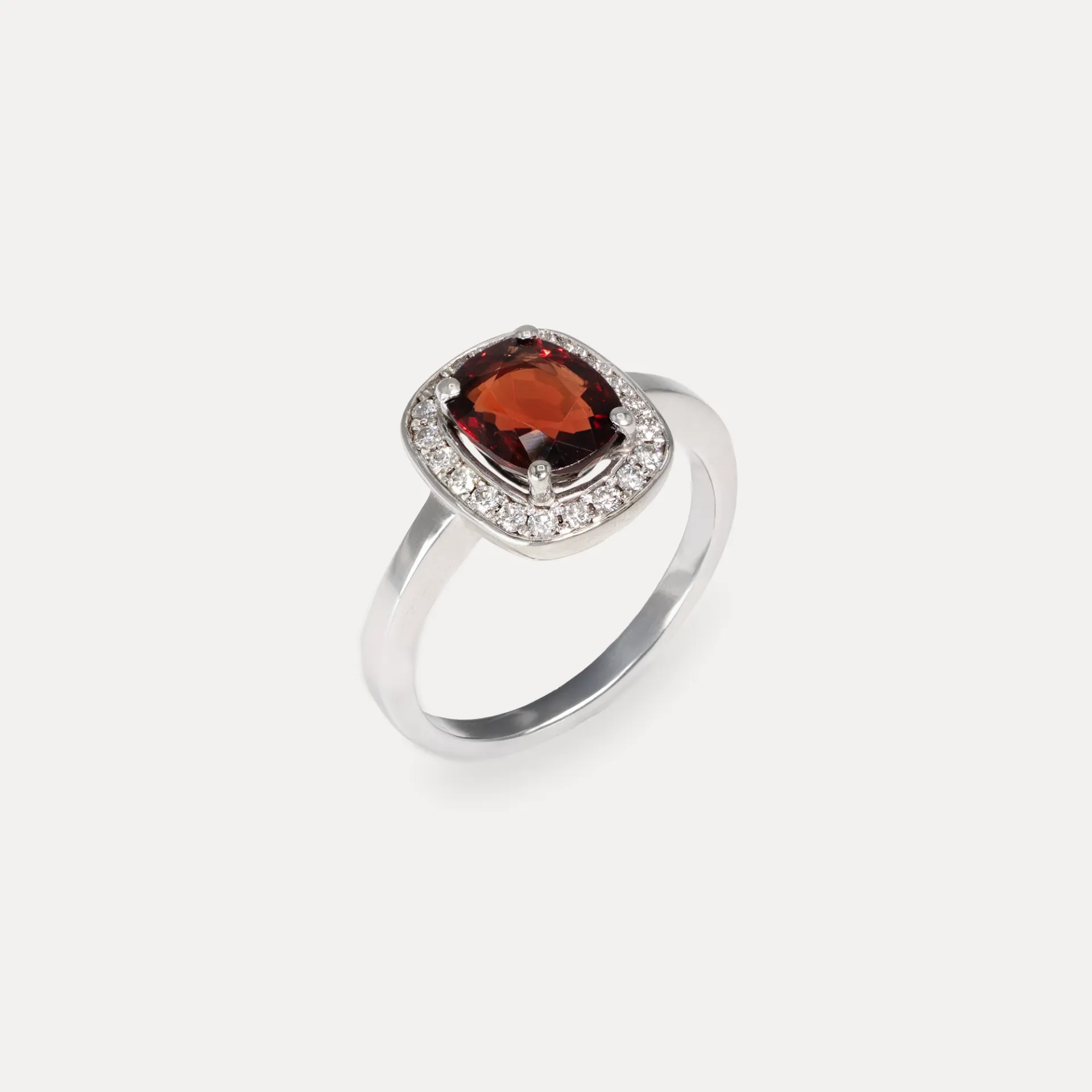 [98453] Bague or blanc spinell et diamants
